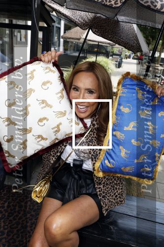Amsterdam 26 juni 2022
Presentatie nieuwe lijn van Patty Brard en het kruitvat bij de borrelbar.