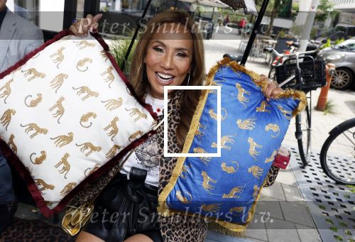 Amsterdam 26 juni 2022
Presentatie nieuwe lijn van Patty Brard en het kruitvat bij de borrelbar.