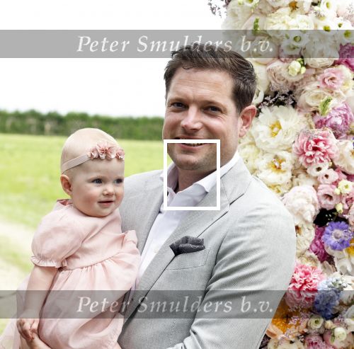 Oosterblokker 18 juni 2022
Irene Schouten en Dirkjan Mak trouwen in de tuin bij de ouders van Dirkjan . Peter Post met dochter en zijn schoonouders