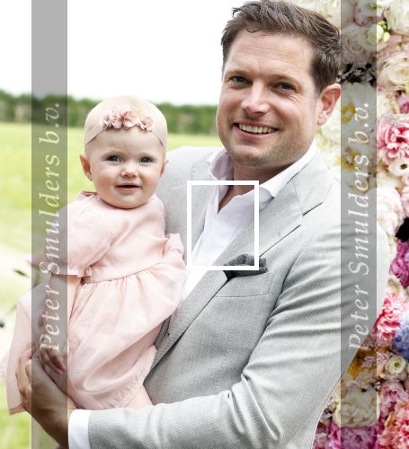 Oosterblokker 18 juni 2022
Irene Schouten en Dirkjan Mak trouwen in de tuin bij de ouders van Dirkjan . Peter Post met dochter en zijn schoonouders