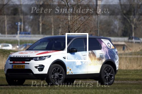 Marsum 26 maart 2022
Crematie van Piet Paulusma bij crematorium Andringstate. Piet zijn auto\'s stonden voor de aula geparkeerd .