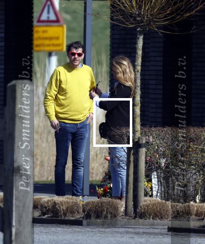 Marsum 26 maart 2022
Crematie van Piet Paulusma bij crematorium Andringstate. Piet zijn auto\'s stonden voor de aula geparkeerd .