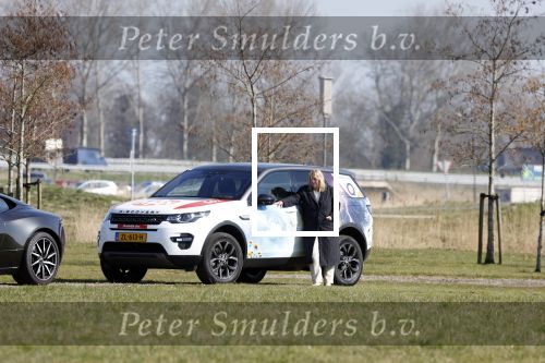 Marsum 26 maart 2022
Crematie van Piet Paulusma bij crematorium Andringstate. Piet zijn auto\'s stonden voor de aula geparkeerd .
