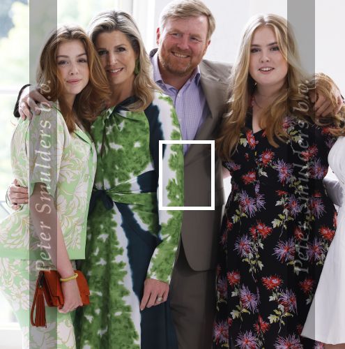 Den Haag 24 juni 2022
Het jaarlijkse fotouurtje in paleis Noordeinde. Aanwezig Koning Willem Alexander Koningin Maxima Prinses Amalia Prinses Alexia en Prinses Ariane