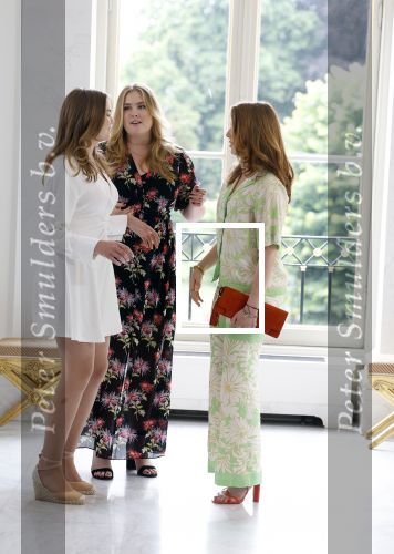 Den Haag 24 juni 2022
Het jaarlijkse fotouurtje in paleis Noordeinde. Aanwezig Koning Willem Alexander Koningin Maxima Prinses Amalia Prinses Alexia en Prinses Ariane