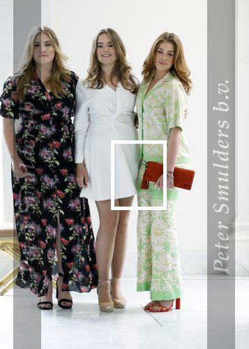 Den Haag 24 juni 2022
Het jaarlijkse fotouurtje in paleis Noordeinde. Aanwezig Koning Willem Alexander Koningin Maxima Prinses Amalia Prinses Alexia en Prinses Ariane