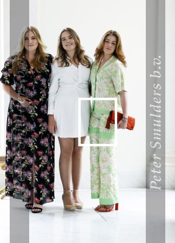 Den Haag 24 juni 2022
Het jaarlijkse fotouurtje in paleis Noordeinde. Aanwezig Koning Willem Alexander Koningin Maxima Prinses Amalia Prinses Alexia en Prinses Ariane