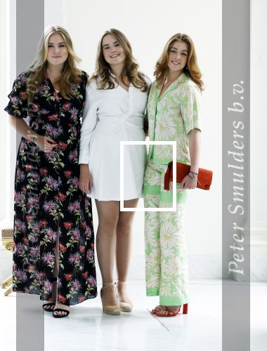 Den Haag 24 juni 2022
Het jaarlijkse fotouurtje in paleis Noordeinde. Aanwezig Koning Willem Alexander Koningin Maxima Prinses Amalia Prinses Alexia en Prinses Ariane