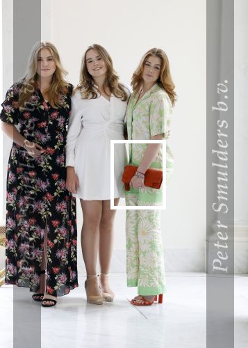 Den Haag 24 juni 2022
Het jaarlijkse fotouurtje in paleis Noordeinde. Aanwezig Koning Willem Alexander Koningin Maxima Prinses Amalia Prinses Alexia en Prinses Ariane
