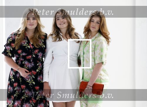 Den Haag 24 juni 2022
Het jaarlijkse fotouurtje in paleis Noordeinde. Aanwezig Koning Willem Alexander Koningin Maxima Prinses Amalia Prinses Alexia en Prinses Ariane
