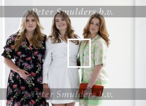 Den Haag 24 juni 2022
Het jaarlijkse fotouurtje in paleis Noordeinde. Aanwezig Koning Willem Alexander Koningin Maxima Prinses Amalia Prinses Alexia en Prinses Ariane
