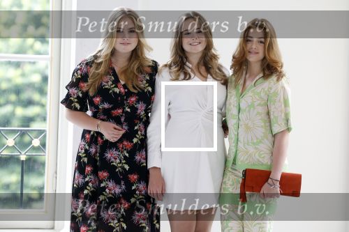 Den Haag 24 juni 2022
Het jaarlijkse fotouurtje in paleis Noordeinde. Aanwezig Koning Willem Alexander Koningin Maxima Prinses Amalia Prinses Alexia en Prinses Ariane
