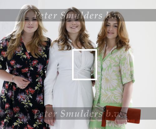 Den Haag 24 juni 2022
Het jaarlijkse fotouurtje in paleis Noordeinde. Aanwezig Koning Willem Alexander Koningin Maxima Prinses Amalia Prinses Alexia en Prinses Ariane