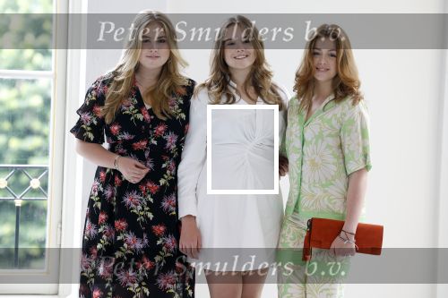 Den Haag 24 juni 2022
Het jaarlijkse fotouurtje in paleis Noordeinde. Aanwezig Koning Willem Alexander Koningin Maxima Prinses Amalia Prinses Alexia en Prinses Ariane