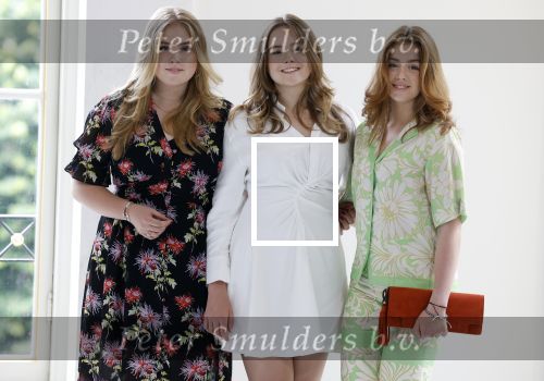 Den Haag 24 juni 2022
Het jaarlijkse fotouurtje in paleis Noordeinde. Aanwezig Koning Willem Alexander Koningin Maxima Prinses Amalia Prinses Alexia en Prinses Ariane
