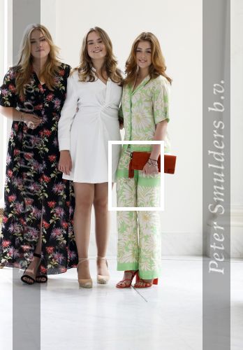 Den Haag 24 juni 2022
Het jaarlijkse fotouurtje in paleis Noordeinde. Aanwezig Koning Willem Alexander Koningin Maxima Prinses Amalia Prinses Alexia en Prinses Ariane