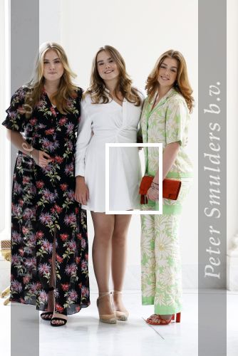 Den Haag 24 juni 2022
Het jaarlijkse fotouurtje in paleis Noordeinde. Aanwezig Koning Willem Alexander Koningin Maxima Prinses Amalia Prinses Alexia en Prinses Ariane