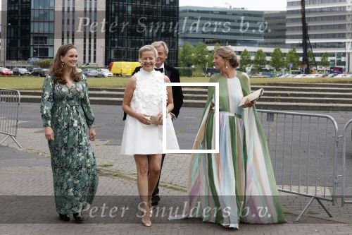 Amsterdam 25 juni 2022
Het damdiner tbv het aidsfonds wordt voor de 30e keer georganiseerd . Het vind dit jaar plaats in AFAS Live. Prinses Mabel kwam met haar zussen