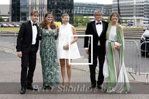 Amsterdam 25 juni 2022
Het damdiner tbv het aidsfonds wordt voor de 30e keer georganiseerd . Het vind dit jaar plaats in AFAS Live. Prinses Mabel kwam met haar zussen