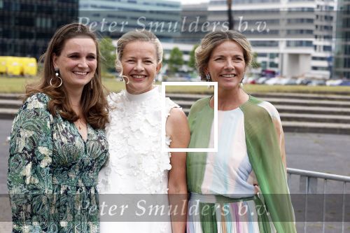 Amsterdam 25 juni 2022
Het damdiner tbv het aidsfonds wordt voor de 30e keer georganiseerd . Het vind dit jaar plaats in AFAS Live. Prinses Mabel kwam met haar zussen
