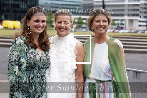Amsterdam 25 juni 2022
Het damdiner tbv het aidsfonds wordt voor de 30e keer georganiseerd . Het vind dit jaar plaats in AFAS Live. Prinses Mabel kwam met haar zussen