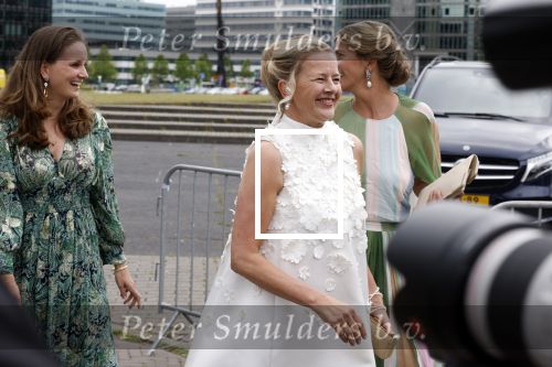 Amsterdam 25 juni 2022
Het damdiner tbv het aidsfonds wordt voor de 30e keer georganiseerd . Het vind dit jaar plaats in AFAS Live. Prinses Mabel kwam met haar zussen