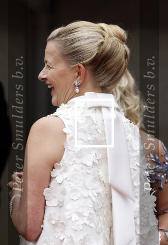 Amsterdam 25 juni 2022
Het damdiner tbv het aidsfonds wordt voor de 30e keer georganiseerd . Het vind dit jaar plaats in AFAS Live. Prinses Mabel kwam met haar zussen