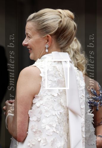 Amsterdam 25 juni 2022
Het damdiner tbv het aidsfonds wordt voor de 30e keer georganiseerd . Het vind dit jaar plaats in AFAS Live. Prinses Mabel kwam met haar zussen