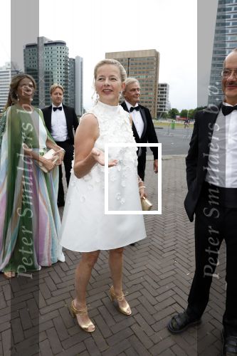 Amsterdam 25 juni 2022
Het damdiner tbv het aidsfonds wordt voor de 30e keer georganiseerd . Het vind dit jaar plaats in AFAS Live. Prinses Mabel kwam met haar zussen