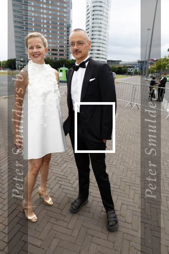 Amsterdam 25 juni 2022
Het damdiner tbv het aidsfonds wordt voor de 30e keer georganiseerd . Het vind dit jaar plaats in AFAS Live. Prinses Mabel kwam met haar zussen