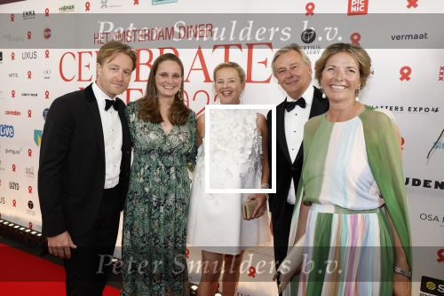 Amsterdam 25 juni 2022
Het damdiner tbv het aidsfonds wordt voor de 30e keer georganiseerd . Het vind dit jaar plaats in AFAS Live. Prinses Mabel kwam met haar zussen