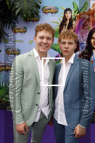 Amsterdam 3 juli 2022
Premiere de Grote slijmfilm in pathe Arena .
Quinn en Aaron