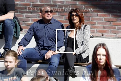 Utrecht 27 maart 2022
Bij voetbalclub DHSC in Utrecht wordt een dag georganiseerd waar geld opgehaald wordt voor Ukraine. Rachel hazes en Klaas Otto