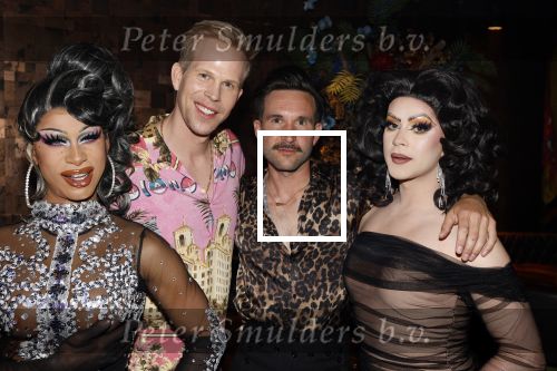 Amsterdam 31 mei 2022
Presentatie Dragshow bij the Harbour club .
Paul van Mulligen  met partner