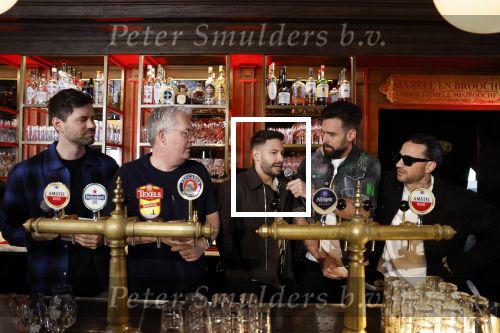 Amsterdam 21 maart 2022
Presentatie heren van Amstel live in Amsterdam.
Nick en Simon met Rolf Sanchez Thomas Acda en Kraantje Pappie