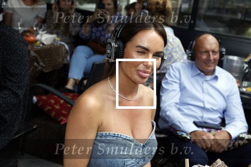 Amsterdam 26 juni 2022
Presentatie nieuwe lijn van Patty Brard en het kruitvat bij de borrelbar. Sarah v Soelen