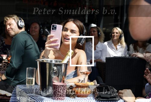 Amsterdam 26 juni 2022
Presentatie nieuwe lijn van Patty Brard en het kruitvat bij de borrelbar. Sarah v Soelen