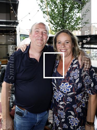 Amsterdam 26 juni 2022
Presentatie nieuwe lijn van Patty Brard en het kruitvat bij de borrelbar. Selma v Dijk met haar man
