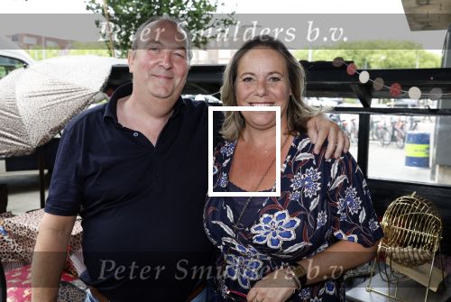Amsterdam 26 juni 2022
Presentatie nieuwe lijn van Patty Brard en het kruitvat bij de borrelbar. Selma v Dijk met haar man