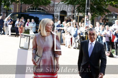 Den Haag 20 juni 2022
Diner met Prins Hendrik en Prinses Mary van Denemarken en Koning Willem Alexander en Koningin Maxima in de grote kerk . Sigrid Kaag met haar man Anis al Qaq