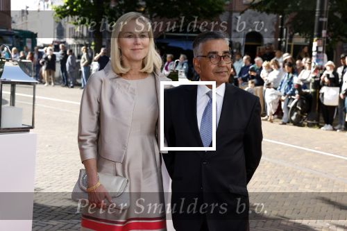 Den Haag 20 juni 2022
Diner met Prins Hendrik en Prinses Mary van Denemarken en Koning Willem Alexander en Koningin Maxima in de grote kerk . Sigrid Kaag met haar man Anis al Qaq