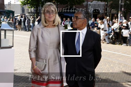 Den Haag 20 juni 2022
Diner met Prins Hendrik en Prinses Mary van Denemarken en Koning Willem Alexander en Koningin Maxima in de grote kerk . Sigrid Kaag met haar man Anis al Qaq