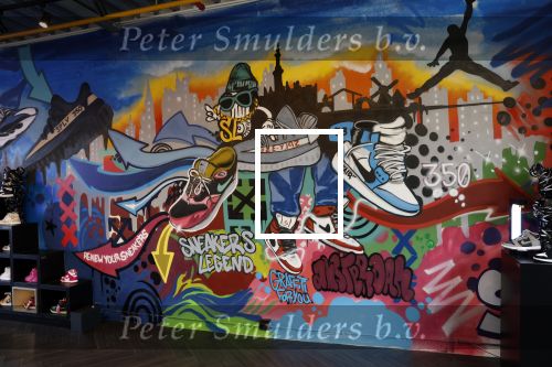 Amsterdam 8 junio 2022
Showroom sneakerslegend in Amsterdam . Heel veel Bn ers kopen daar hun schoenen/ sneakers.