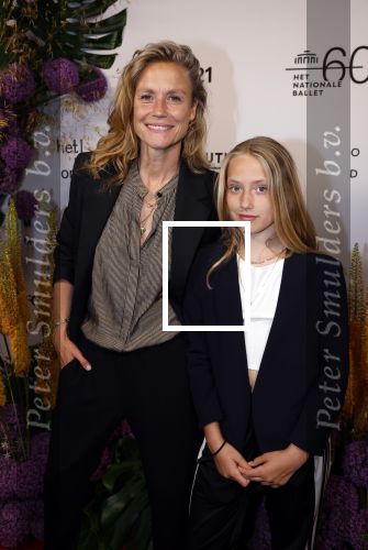Amsterdam 30 juni 2022
60 jaar nationaal ballet in de stopera. Sophie Hilbrand met dochter