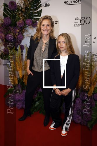 Amsterdam 30 juni 2022
60 jaar nationaal ballet in de stopera. Sophie Hilbrand met dochter