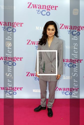 Amsterdam 25 juni 2022
Premiere zwanger en Co in Tuschinski . Soumaya Ahouaoui
