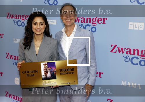Amsterdam 25 juni 2022
Premiere zwanger en Co in Tuschinski . Soumaya Ahouaoui en Johan Nijenhuis