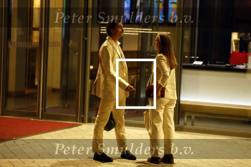 Amsterdam 12 juli 2022
Stefano Keizers met (een) vriendin voor de deur van Het nieuwe deLamar theater.
