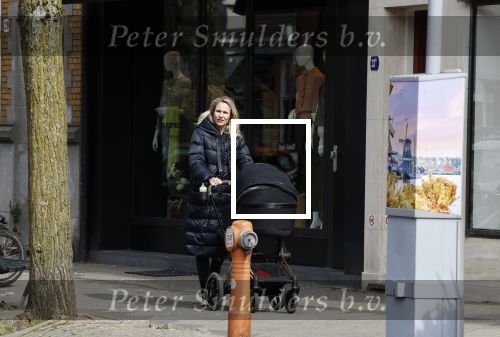 Amsterdam 30 maart 2022
Stephanie Klaver achter de kinderwagen in Amsterdam zuid