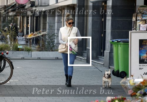 Amsterdam 15 maart 2022
Stephanie Tency met haar hondje in Amsterdam zuid.
